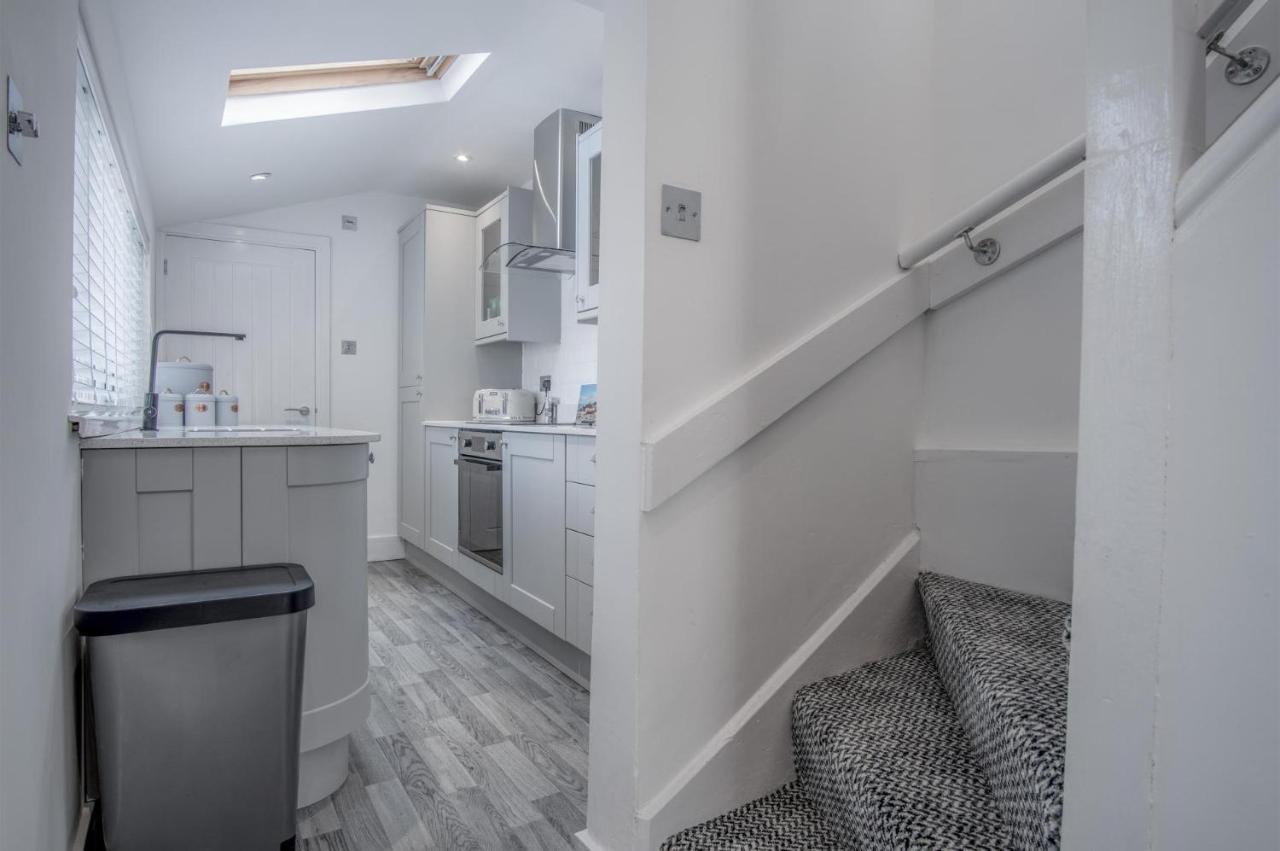 Hawtree Cottage - 2 Bedroom Cottage - Тенби Экстерьер фото