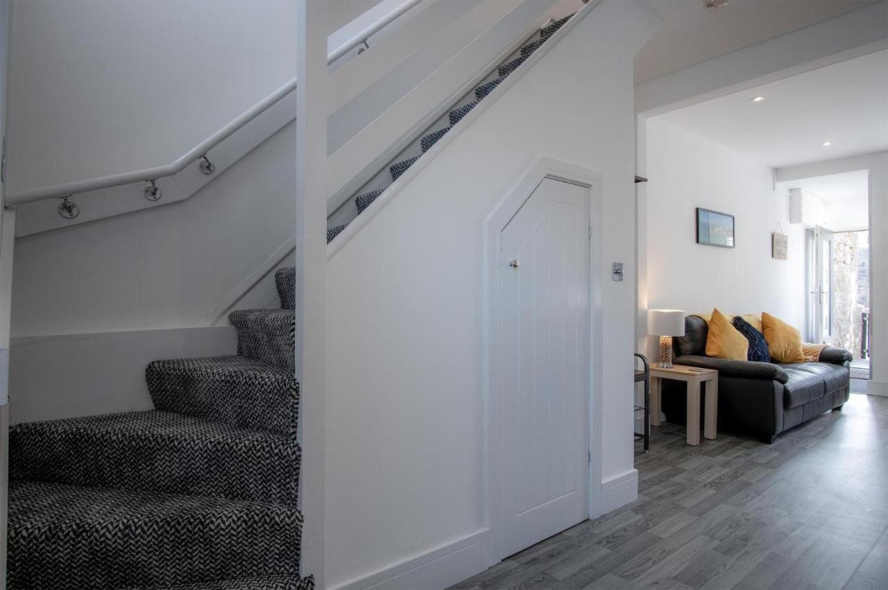 Hawtree Cottage - 2 Bedroom Cottage - Тенби Экстерьер фото