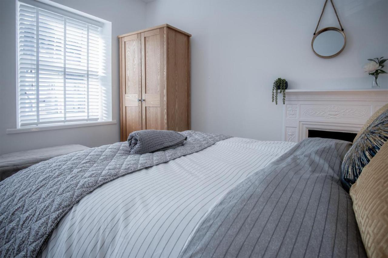 Hawtree Cottage - 2 Bedroom Cottage - Тенби Экстерьер фото